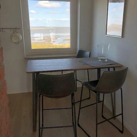 Fusslaeufig-zum-strand-wohnung-tidenblick-mit-balkon 维特丁