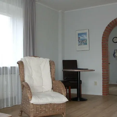 Fusslaeufig-zum-strand-wohnung-tidenblick-mit-balkon 公寓 *